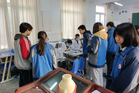 沃瑞眼科走進(jìn)安慶九中，開展眼健康公益體檢活動(dòng)
